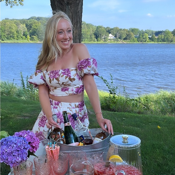 Abercrombie & Fitch Tops - Abercrombie strapless top, Xs but runs a little big.